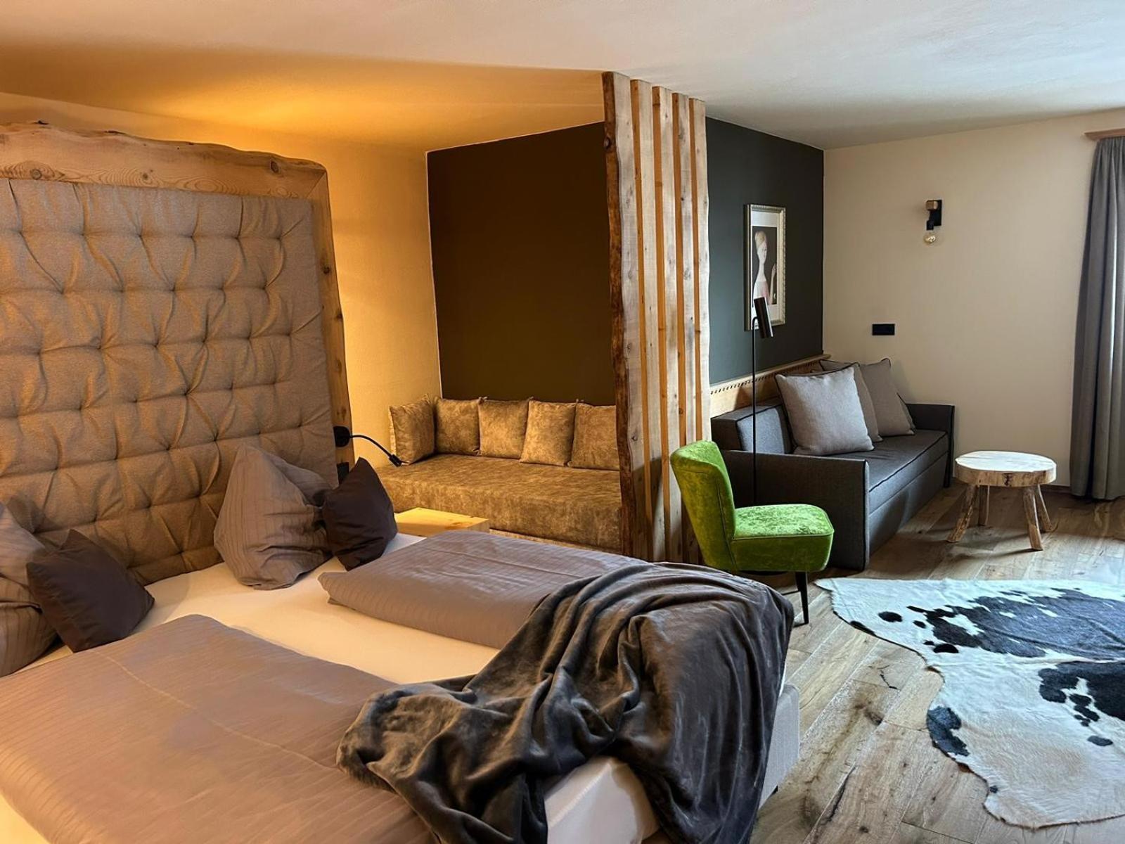 Presulis Hideaway Apartments & Restaurant Fiè Esterno foto