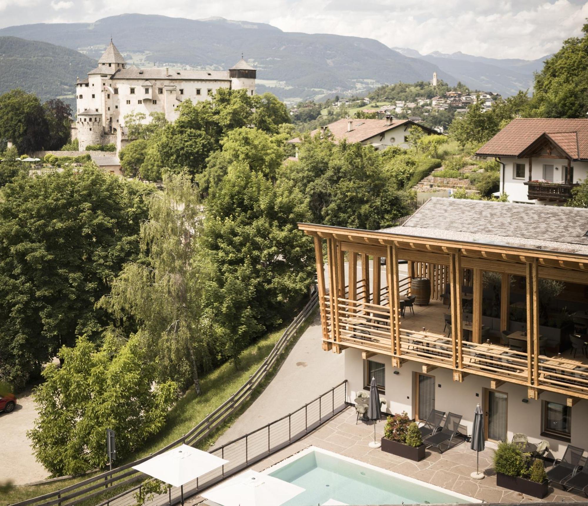 Presulis Hideaway Apartments & Restaurant Fiè Esterno foto