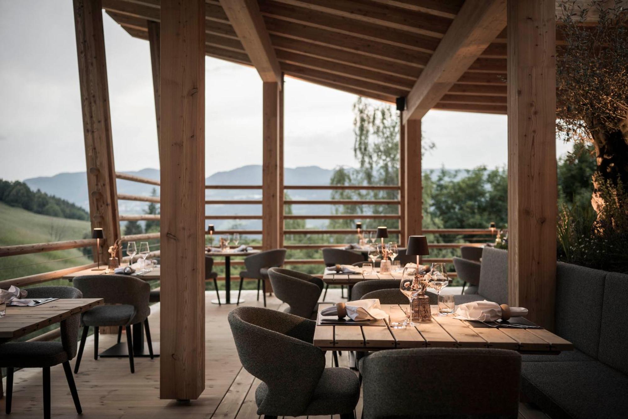 Presulis Hideaway Apartments & Restaurant Fiè Esterno foto