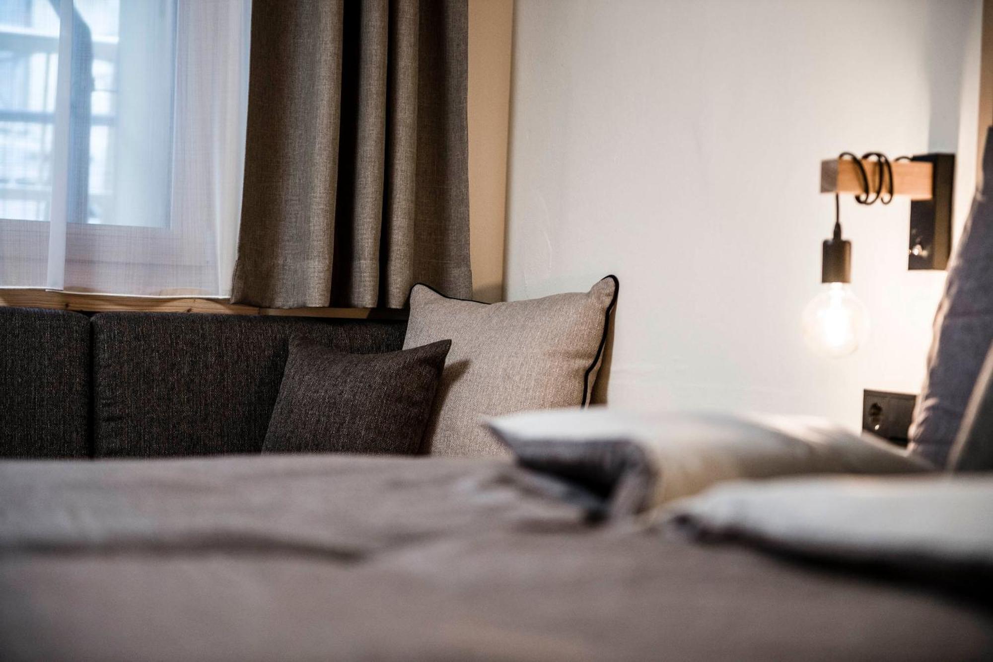 Presulis Hideaway Apartments & Restaurant Fiè Esterno foto